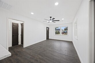 125 Bolden St in Houston, TX - Foto de edificio - Building Photo