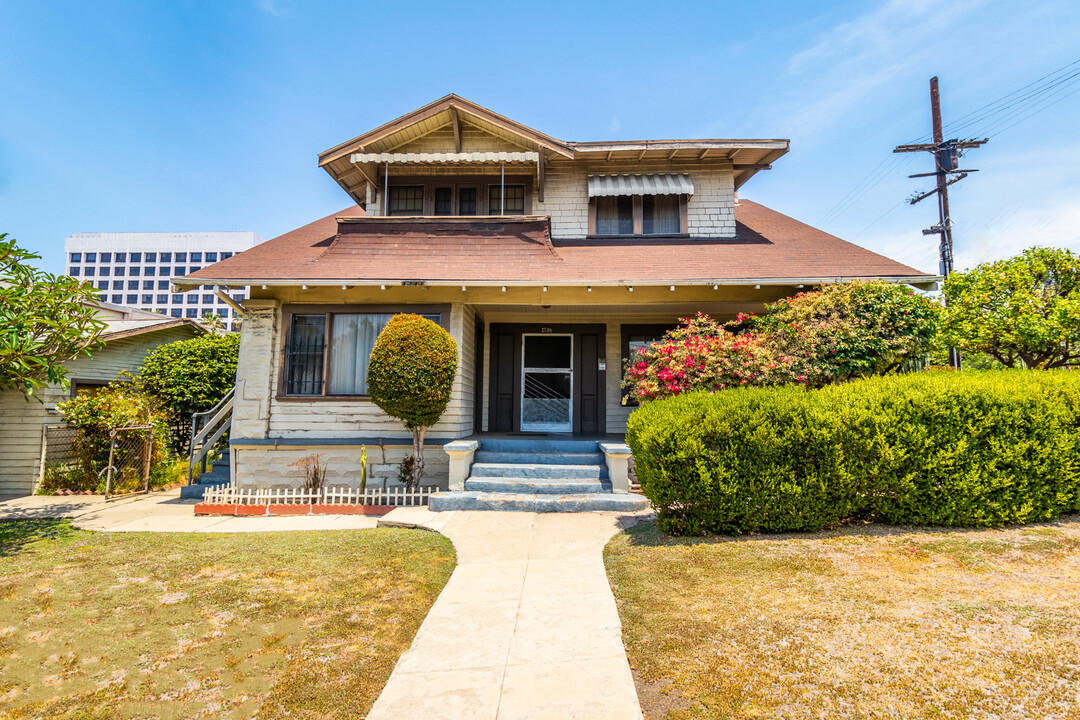 4603 La Mirada Ave in Los Angeles, CA - Building Photo