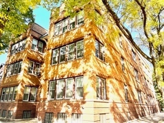 property at 2300 W Sunnyside Ave