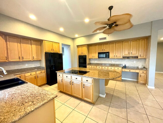 1608 W Amberwood Dr in Phoenix, AZ - Building Photo - Building Photo