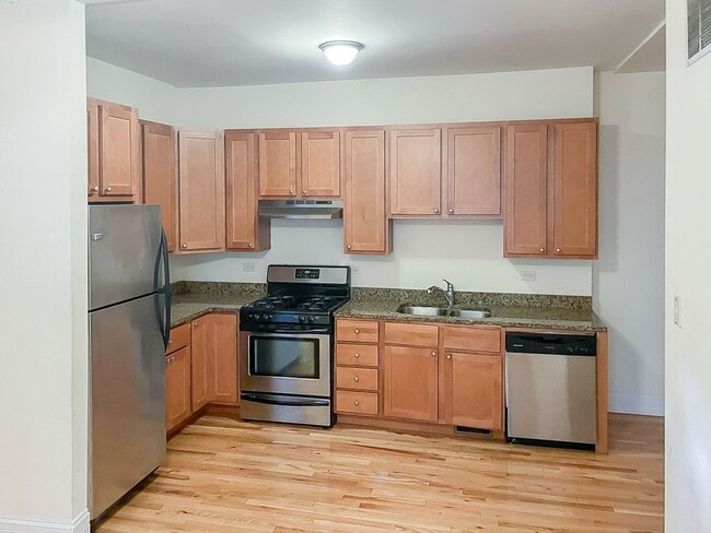 3818 N Sheffield Ave, Unit 1