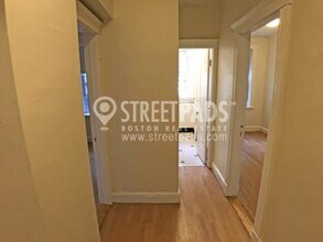 1810 Commonwealth Ave in Boston, MA - Building Photo - Building Photo