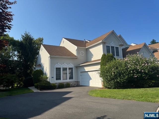property at 17 Scarlet Oak Ln