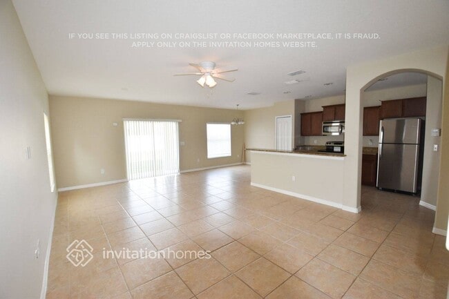 1015 Seminole Sky Dr in Ruskin, FL - Building Photo - Building Photo