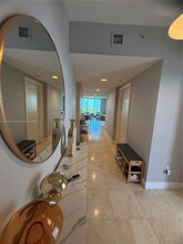 15051 Royal Oaks Ln in North Miami, FL - Building Photo - Building Photo