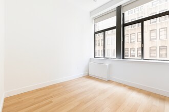 135 John St, Unit 20B in New York, NY - Foto de edificio - Building Photo