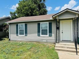 4623 Memorial Dr in Beverly Hills, TX - Building Photo