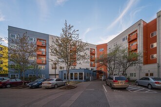 Commons in Portland, OR - Foto de edificio - Building Photo