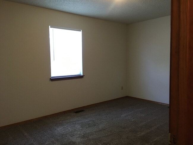 property at 1204 E Markwardt St