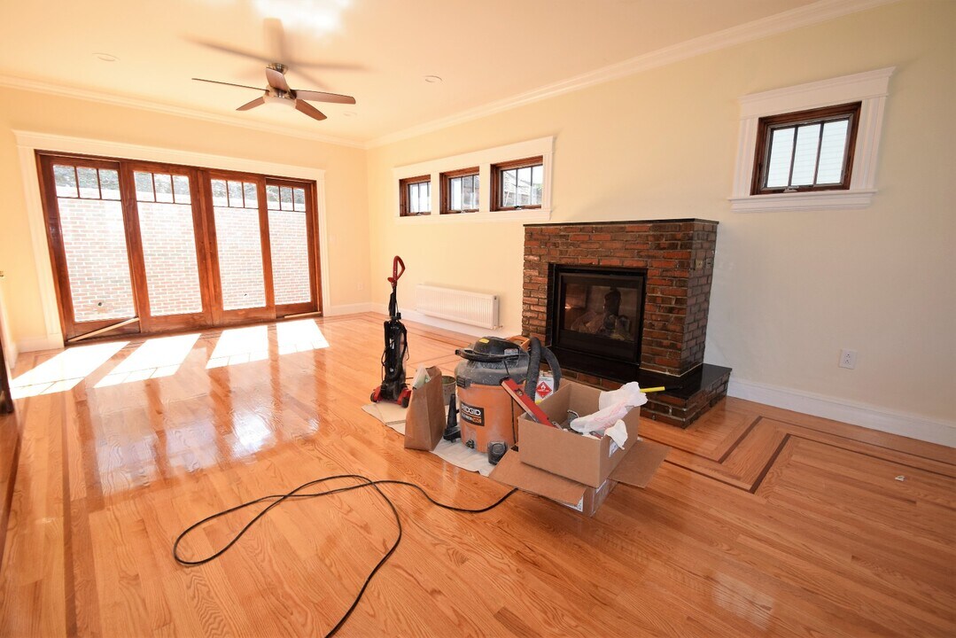 44 Gerrish St in Boston, MA - Building Photo