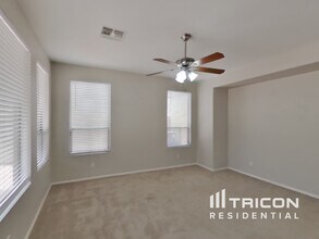 5332 E Holmes Ave in Mesa, AZ - Building Photo - Building Photo