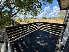 5213 Tucker Hill Ln in Cedar Creek, TX - Building Photo