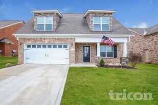 323 Stratford Park Blvd in Gallatin, TN - Building Photo