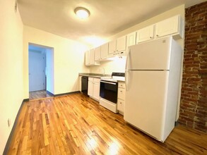 838 Huntington Ave, Unit 2 in Boston, MA - Building Photo - Building Photo