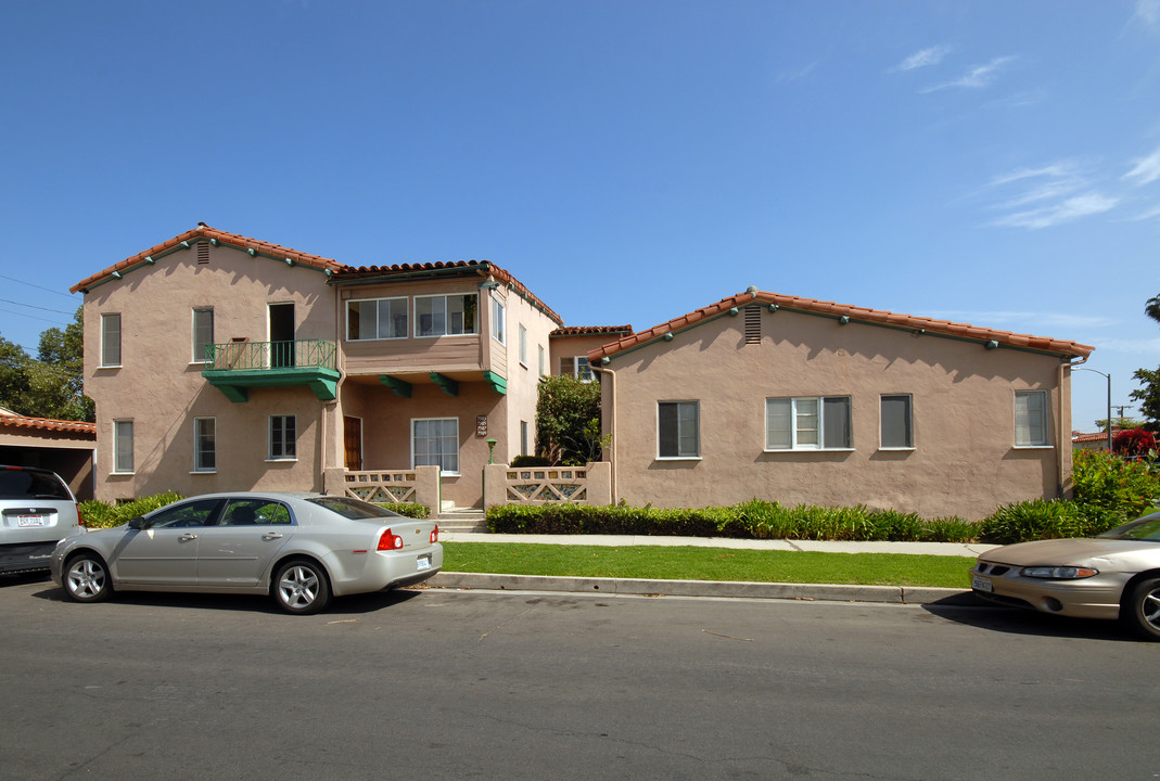 7503-09 Rosewood & 501-3 N in Los Angeles, CA - Building Photo