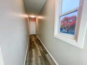 102 Albion St in Bridgeport, CT - Foto de edificio - Interior Photo