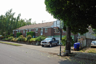 1407 SE 27th Ave in Portland, OR - Building Photo - Building Photo