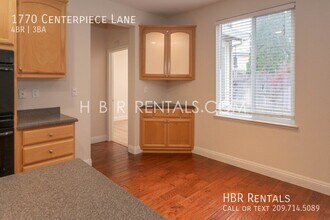 1770 Centerpiece Ln in Manteca, CA - Building Photo - Building Photo