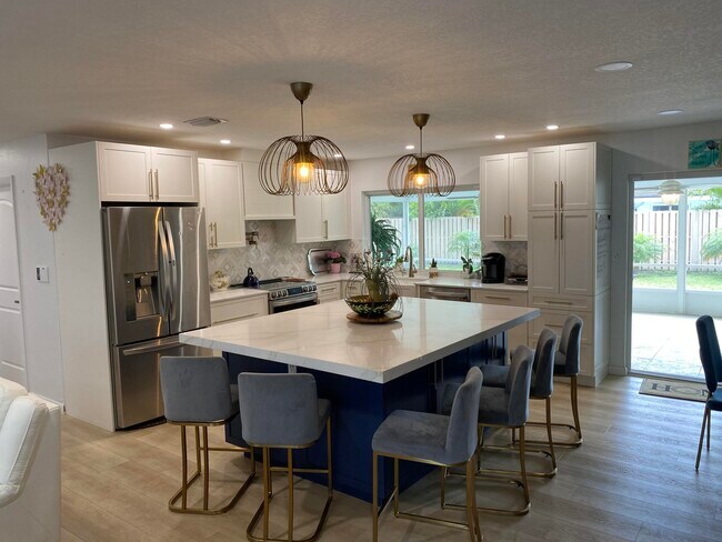 1050 NW 6th Terrace in Boca Raton, FL - Building Photo - Building Photo