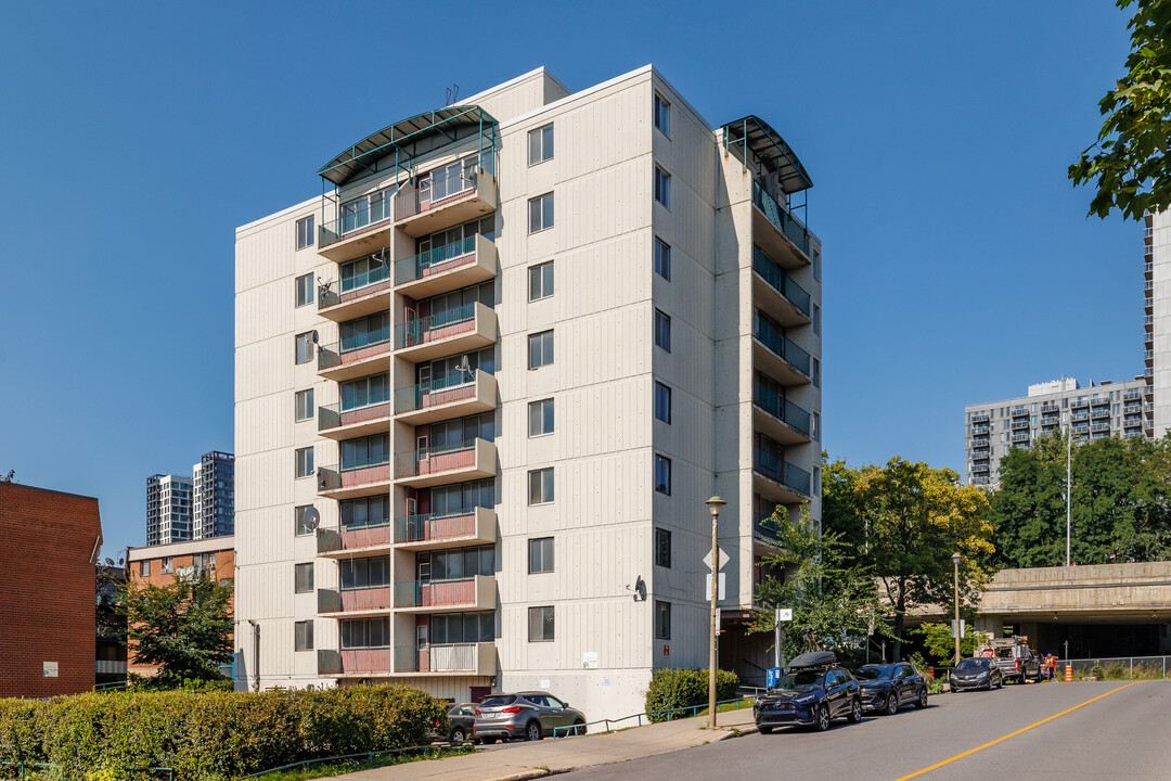 850 Des Seigneurs Rue in Montréal, QC - Building Photo