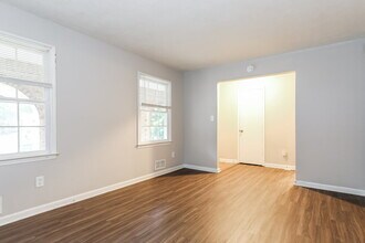 235 Hurst Point in Atlanta, GA - Building Photo - Building Photo