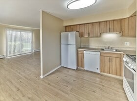 Sea Aire in Somers Point, NJ - Building Photo