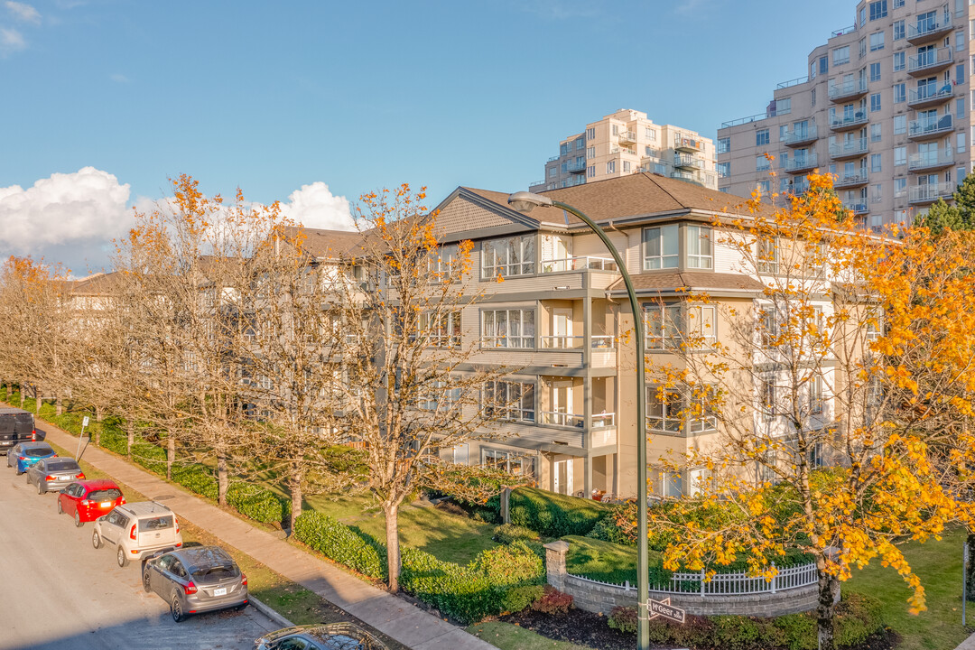 The Connaught at Wellington Mews in Vancouver, BC - Building Photo