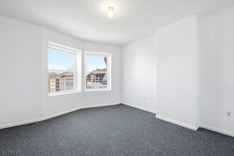 44 1/2 3rd Street Unit in Newark, NJ - Foto de edificio - Building Photo