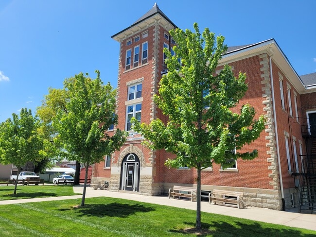 CornerStone Apartments in Ashville, OH - Foto de edificio - Building Photo