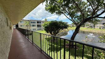 715 Lori Dr in Palm Springs, FL - Building Photo