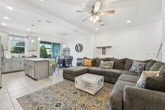 6324 Camino Dr in Apollo Beach, FL - Building Photo - Building Photo