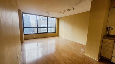 405 N Wabash Ave, Unit 1608 in Chicago, IL - Building Photo - Building Photo