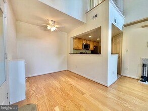 927 Hillside Lake Terrace in Gaithersburg, MD - Building Photo - Building Photo