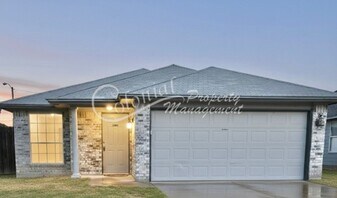 2012 Wright Way in Killeen, TX - Building Photo