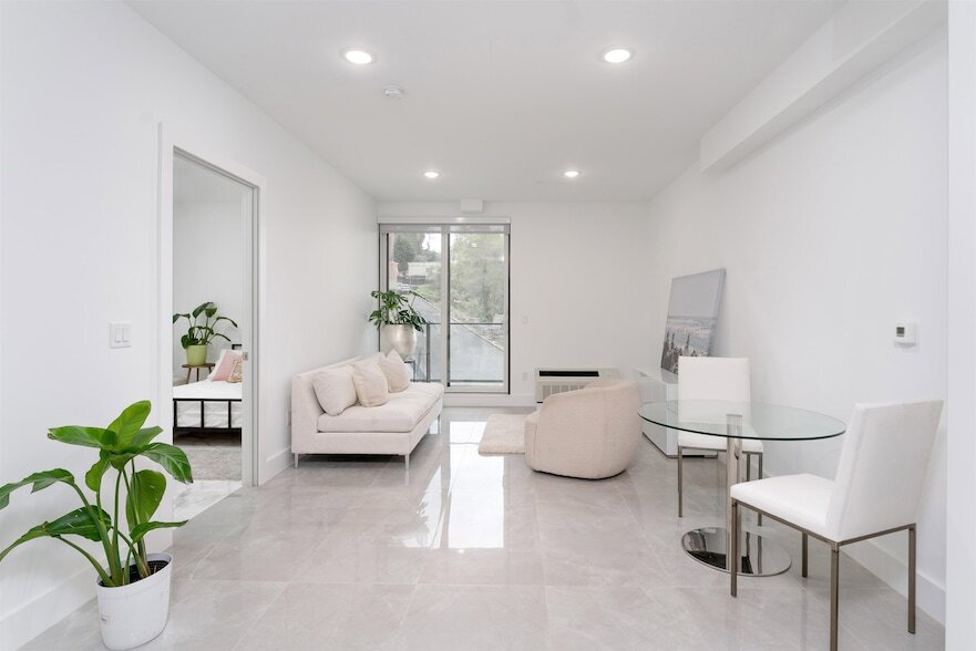 8621 Churchill Rd, Unit 3D in North Bergen, NJ - Foto de edificio