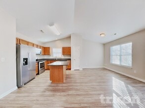 3216 Laurenfields Way in Winston-Salem, NC - Building Photo - Building Photo