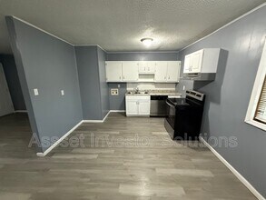 11224 Lewis Ave in Kansas City, MO - Building Photo - Building Photo