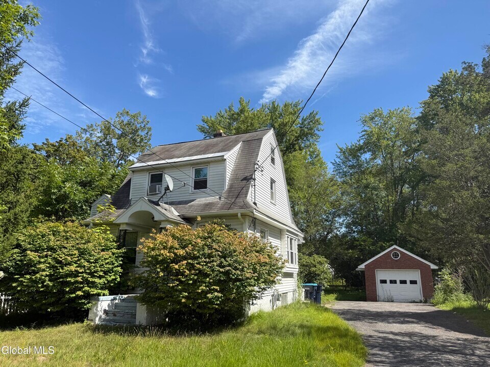 42 Cordell Rd in Schenectady, NY - Building Photo
