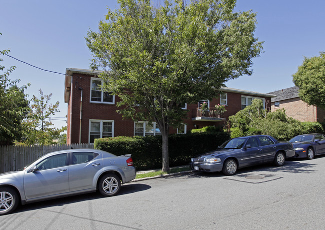 108 Parkinson Ave in Staten Island, NY - Building Photo - Building Photo