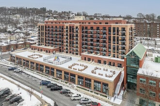 Park Place Tower in Peekskill, NY - Foto de edificio - Building Photo