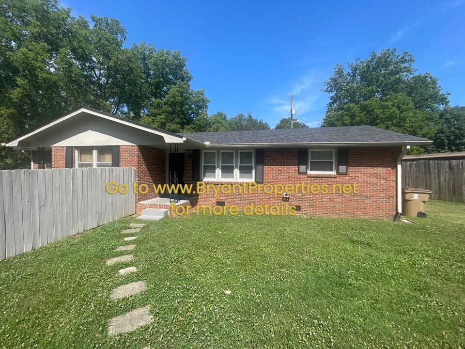 502 Utley Dr in Goodlettsville, TN - Building Photo