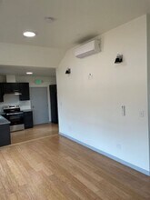 2320 9th Ave in Oakland, CA - Building Photo - Building Photo