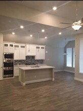 8026 Acoma Ln in Dallas, TX - Building Photo - Building Photo