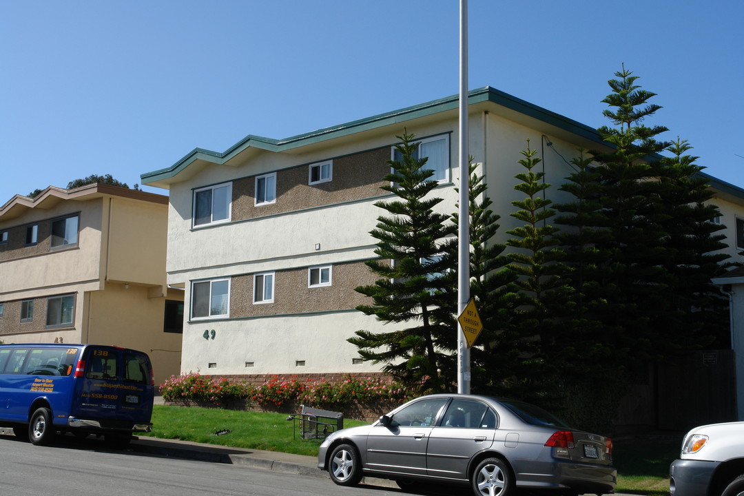 49 Broadway in Millbrae, CA - Foto de edificio