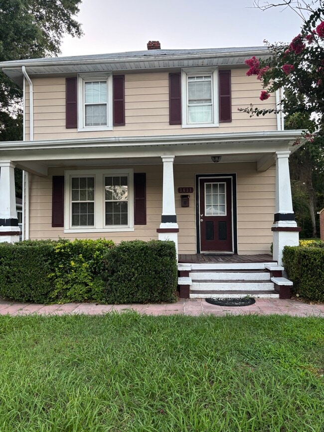 property at 3611 Victoria Blvd