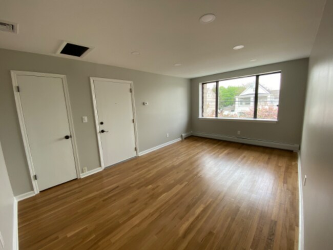 100 Lakeview Ave-Unit -3B in Clifton, NJ - Foto de edificio - Building Photo