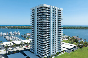 Cove Tower East in North Palm Beach, FL - Building Photo