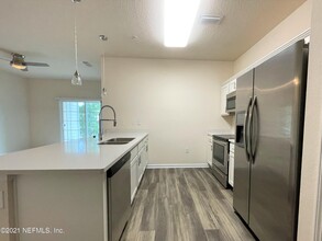 4958 Key Lime Dr-Unit -105 in Jacksonville, FL - Building Photo - Building Photo