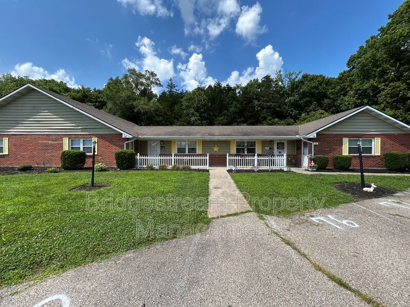 82 Candlewood Ct in Germantown, OH - Building Photo
