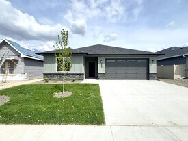 2300 S Hurd Ave in Nampa, ID - Building Photo